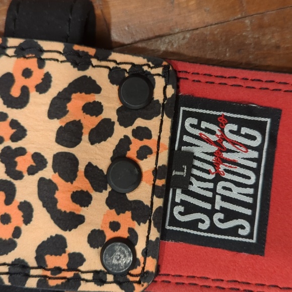 Rare!!! 🤎🧡🖤 Strong Strong Friends leopard lighting belt Large new - Picture 3 of 9